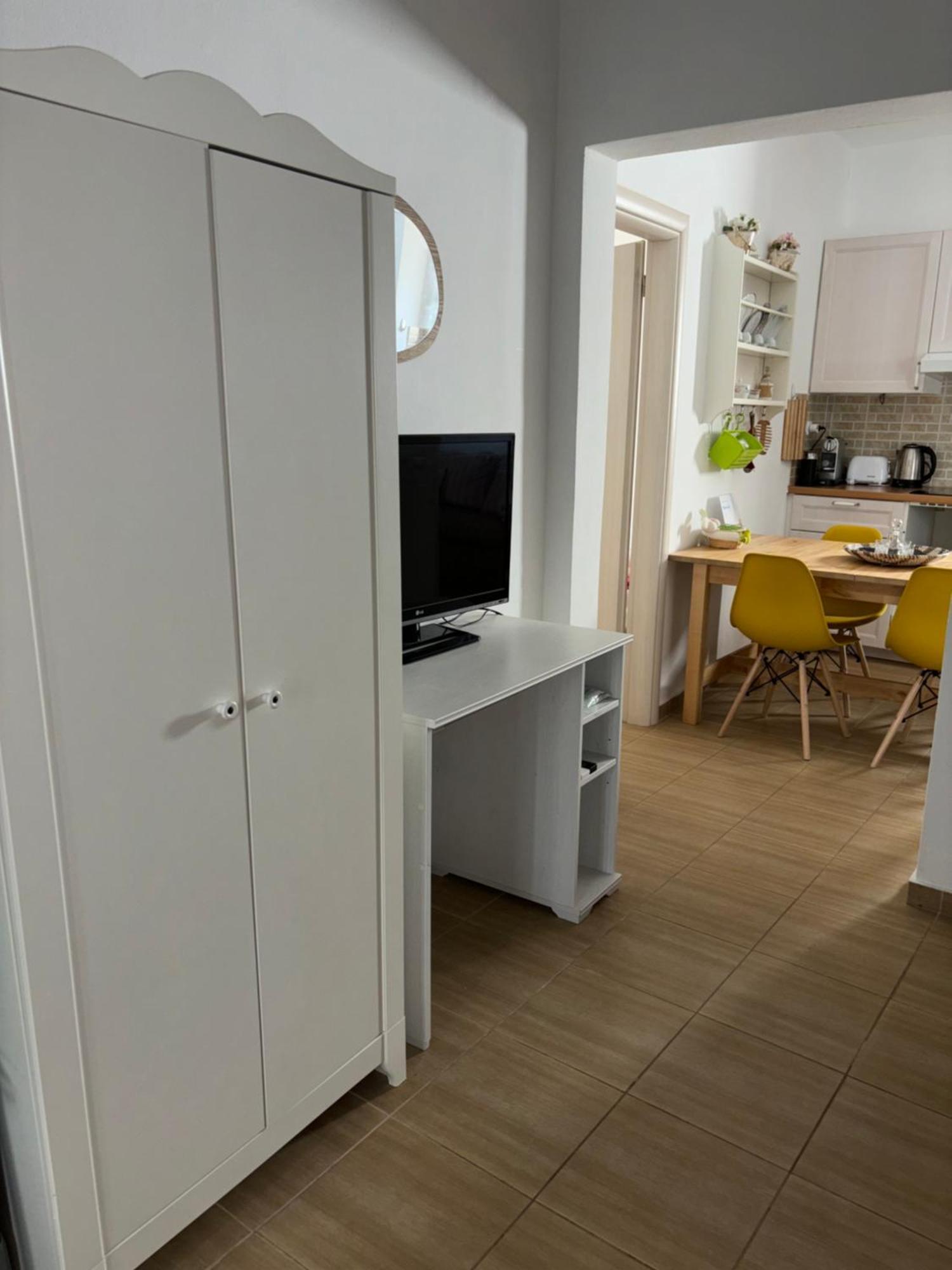Marena 2 Apartment Makrýgialos Екстериор снимка